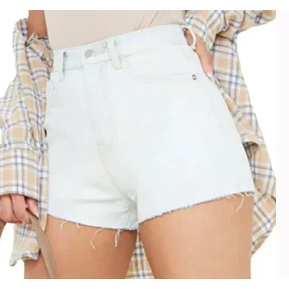 PrettyLittleThing Denim Shorts High Rise Bleach Wash Jeans Women's 4 - Picture 1 of 7